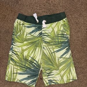 Label of Graded Goods. Green Palm Leaf Print Shorts. Size 6